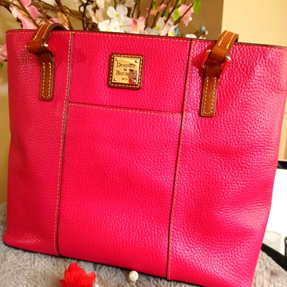 Dooney and Bourke Lexington shopoer